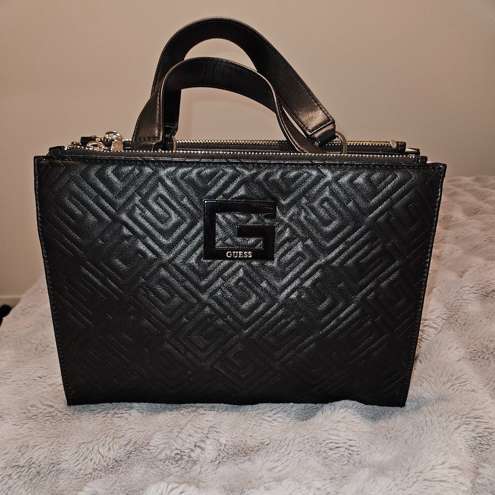 Guess purse New with Tags - Picture 1 of 7